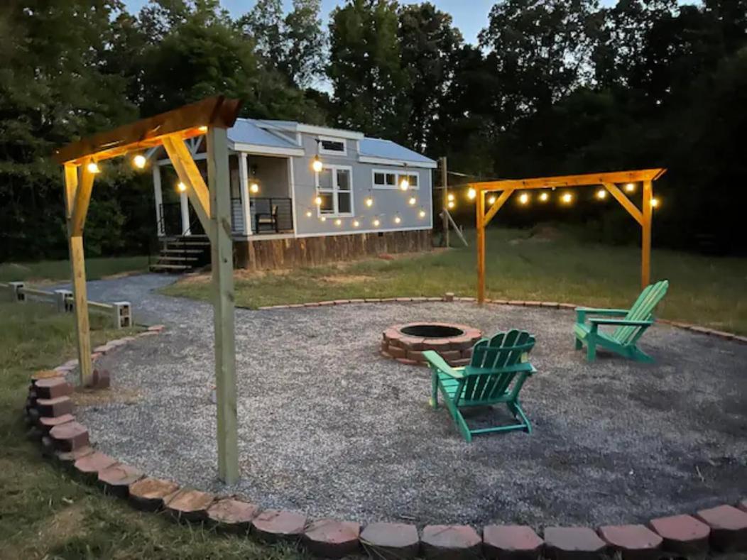 Charming Tiny Home! Close To Oxford, Sardis Lake, Safari Animal Zoo Bagian luar foto